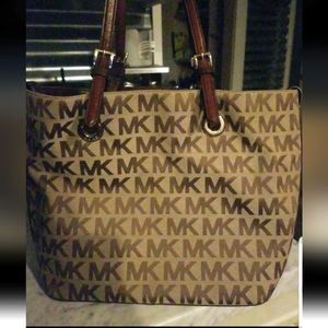 Michael Kors tote